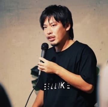箕輪厚介氏、草間リチャード敬太さん釈放に「服なんか脱ぎたい時に脱げばいい」と持論 。ネットでは「TPO は大事と思います」と厳しい声