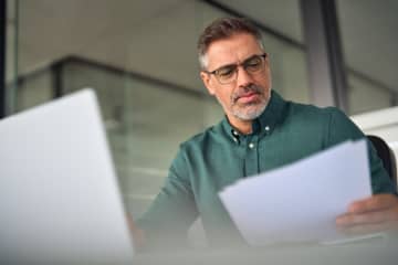 夫の退職金は2200万円。でも「老後はこれじゃ足りないかも」と言われました。この金額だと実際どんな暮らし向きになるのでしょうか？