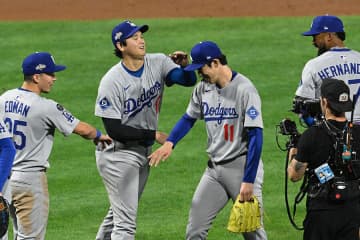 ドジャースが劇的勝利！大谷の適時打＆佐々木が大ピンチを封じ リーグ優勝決定シリーズ進出に王手