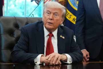 トランプ氏、反乱法発動排除せず　暴動対応に軍派遣も、シカゴに