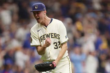 ブルワーズが逆転勝利でLCS進出王手！ミジオロウスキーが最速167.8キロの圧巻投球