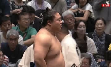 人気力士の“驚き”の髷姿に「不思議な髪型」「大銀杏じゃない」 百周年場所「神相撲」での一コマ