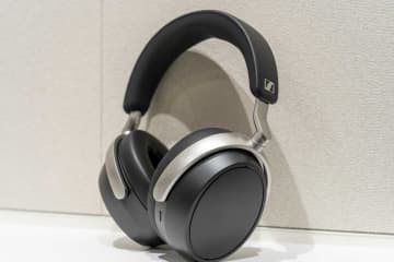 ゼンハイザー、音質重視派に向けたワイヤレスヘッドフォン「HDB 630」。付属ドングルでiPhoneもハイレゾ