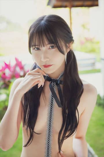伊織芽衣、1st写真集『芽色－めいろ－』発売♡現役アイドルの“限界なし”ショットに注目