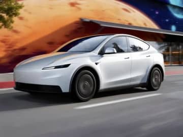 テスラ、「モデルY」と「モデル3」の廉価版を発表　およそ1割安く