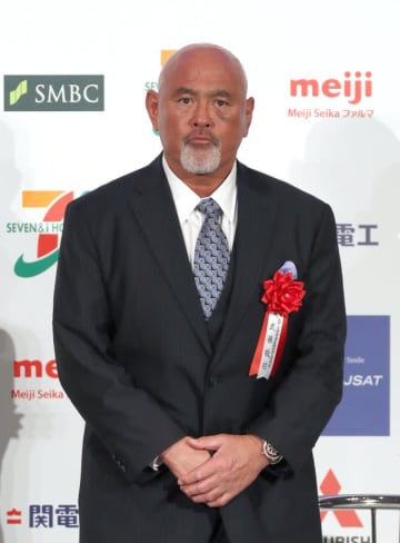 武藤敬司、笑顔の豊昇龍とツーショット公開。横綱の叔父は元同僚プロレスラー「同じ釜の飯を食った」