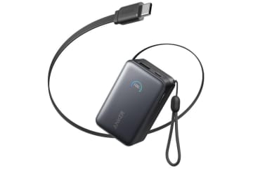 ケーブル巻き取り式モバイルバッテリーが5000円台！ プライム感謝祭で17％オフとお手頃に