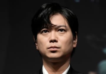 NEWS加藤シゲアキ＆佐藤隆太、“11年前の共演シーン”を別のドラマ現場で再現「同じポーズ」「お盆が台本に」