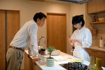 夏帆×竹内涼真『じゃあ、あんたが作ってみろよ』は“異世界転生”もの？