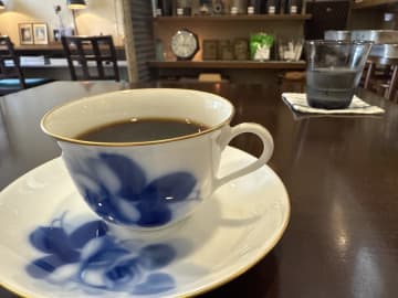 【根岸】珠玉の一杯に全集中！？「スリーペンギンズコーヒー＆ロースター」で心静かなひとときを
