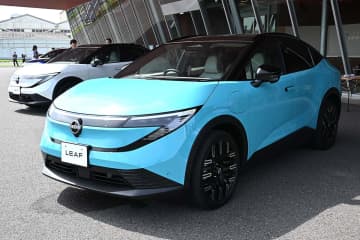 日産、新型「リーフ」を発表　フル充電で最大702キロ走行実現　17日から注文受け付け