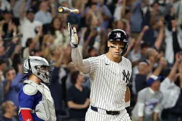 崖っぷちヤンキースが5点差逆転勝ち　主砲ジャッジの同点3ランに本拠地熱狂　救援陣も好リレーで意地の1勝目