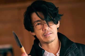 藤木直人、“血だらけ”オフショットに反響「色気を感じます」「鼻血出てもかっこいい」ヒモ男役に視聴者大興奮