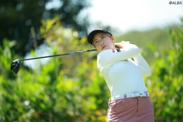 ＜中間速報＞高橋しずくら4人が首位　仲宗根澄香1差追走、青木香奈子はイーブンでプレー中
