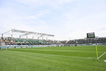 今季3試合目の中止…Jクラブが「踏んだり蹴ったり」　鉄骨部材落下で「厄年すぎるな」