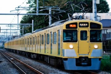 新車がまさかの“お医者さん”！？元 西武2000系、近江鉄道200形「ドクターガチャコン」に 10月28日デビュー