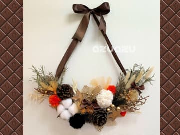 【100均ハンドメイド】ハロウィン2025☆ハーフムーンリースを作ろう