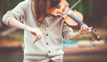 音楽AIからアーティストをどう守る？米ユニバーサルとローランドが宣言した「原則」