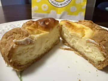 【ビアードパパ】待望の『焼きチーズケーキシュー』が期間限定で再登場！