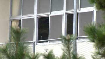 小学校で異臭発生…児童ら10人搬送も全員軽症　女性教員が「催涙スプレーを試しに噴射した」と話す　岡山・新見市