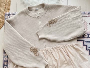 「人気で店舗でもあまり見ない！」【しまむら】在庫あったらラッキー♡「注目コラボトップス」