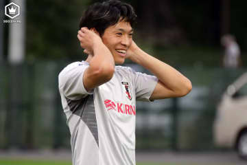 町野修斗が日本代表“新9番”に！　背番号交換の舞台裏明かす「綺世くんが18番を着けたかったみたいです」