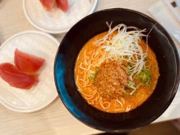 サイドメニューも充実！たっぷりな肉だねがたまらない〜