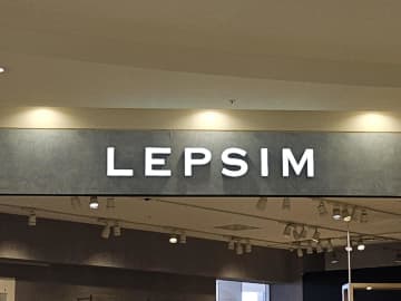 小さく見えて容量たっぷり！LEPSIMの大人かわいいマルチバッグが日常使いにちょうどいいよ♪
