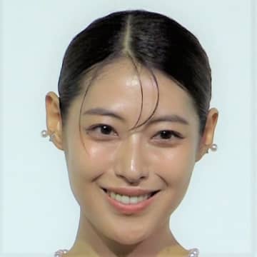 瀧本美織「役をイメージして」　総額約1500万円のジュエリーと香りでイベント登場