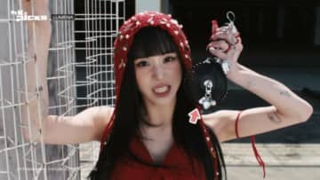 「TWICE」から「SEVENTEEN」まで…K-POPアイドルの“ハンディファン”ブーム、1284万台販売の神話、その秘訣は？
