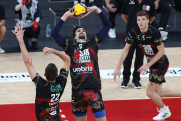 ペルージャ主将ジャネッリ、日本での2連勝に満足「ファンの皆さんが素晴らしい」日本のバレーレベルにも言及