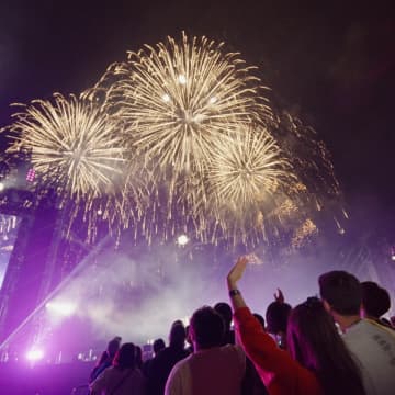 ロッキング・オンが手がける音楽×花火の新イベント　RADWIMPS、ミセスらの楽曲が夜空に響く