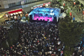 自由が丘駅前ロータリーがライブ会場に！「第51回自由が丘女神まつり」が10月12・13日に開催
