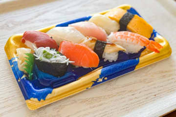 ギャル曽根、パック寿司食べるとき“コレ”使うと最高　「めっちゃいいやん」