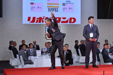 【中日】井上監督　ドラフト１位競合なら〝黄金の左〟再び！「あまり立ちたくないな」