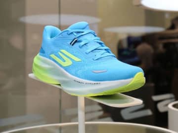 500種以上のシューズが勢ぞろい！神戸に「スケッチャーズ」関西最大店舗が登場