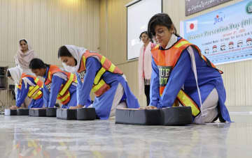 日本仕込みの防災訓練実施　地震20年のパキスタン