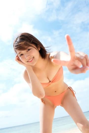 北野瑠華、美ボディが眩しいオレンジビキニSHOT披露！沖縄を舞台にキュートな魅力が弾ける