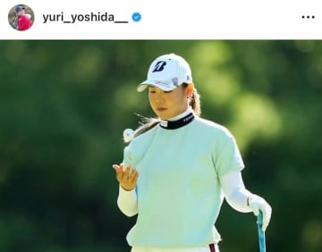 女子ゴルフの吉田優利、スイーツを前に幸せダブルピース　「激カワ」プラベショットにキュン