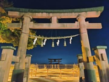 【祈りが“縁”を整える】6柱の神々とつながる祈り手が行う神力ヒーリング『路地裏幸せ骨董店』