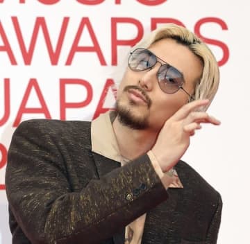 藤井風、メキシカンスタイルなツアーオフショ公開⇒「どこの国でもフィット」「サボテン似合いすぎ」とファン