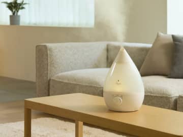 水滴型のSHIZUKU加湿器、上から給水でラクに