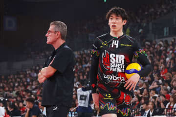 日本バレー観客に「イタリアでは考えられない」　石川祐希ら率いるペルージャ監督が唸った光景