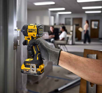 住宅街でも快適！　DEWALTから「サイレントインパクトドライバー」発売