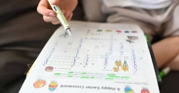 幼稚園の宿題に“違和感”→アルファベットを順番通りに書くはずが…→「一生役に立つ」「いい教育」