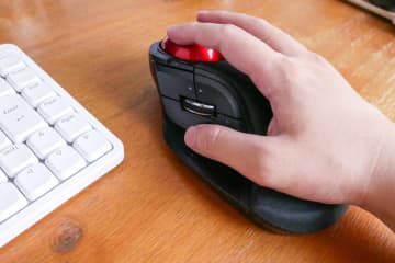 親指トラックボールから“大玉”に変えたら、作業が劇的にラクになった　もう戻れない…