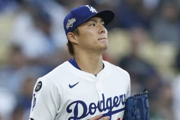 「山本由伸の夜は終わった」３回まで無失点投球→４回に集中打で３失点「今PSで先発が６回まで投げられなかったのは初めて。厳しい状況だ」米記者がKOを続々報道