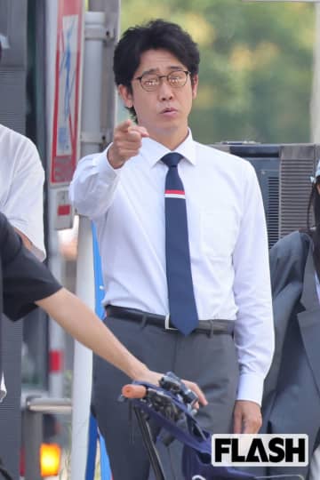 大泉洋、新橋で“しょぼくれサラリーマン姿”テレ朝“目玉ドラマ”は業界の常識を覆す異例の制作態勢