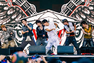 「RIIZE」、米「ACL Festival」に出演…ハンドマイクでのパーフェクトライブ