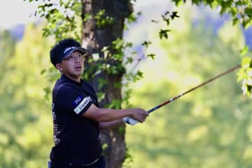 28歳の百目鬼光紀が下部初優勝へ首位 発多ヤマトら1打差